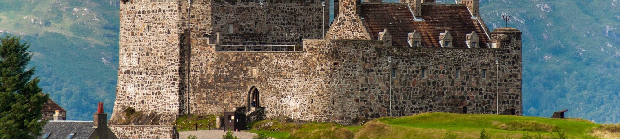 Duart castle - © Julian Gazzard