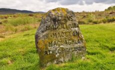 Une stèle commémorant la Bataille de Culloden en Écosse - © Cablach - Getty Images